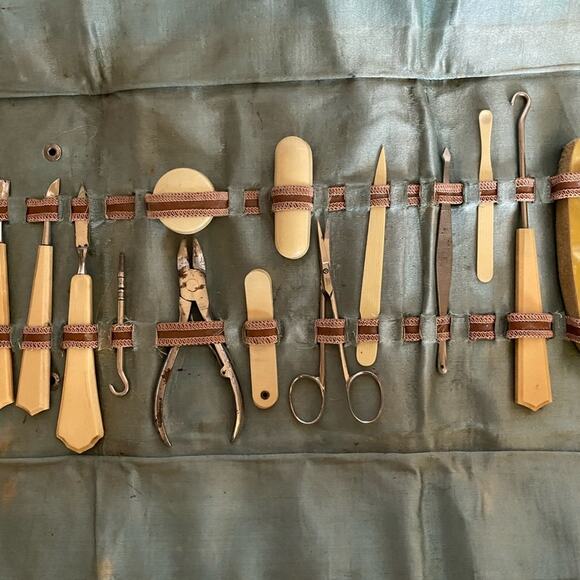 Antique 1900-1920 Tooled Leather Celluloid Travel Manicure Set Snap close - Picture 4 of 9